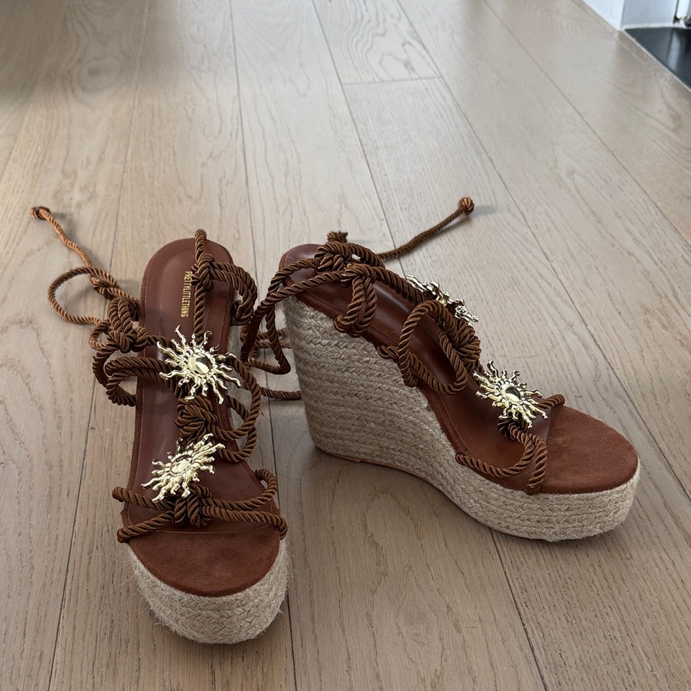 PrettyLittleThing Brown Wedges with Gold Details